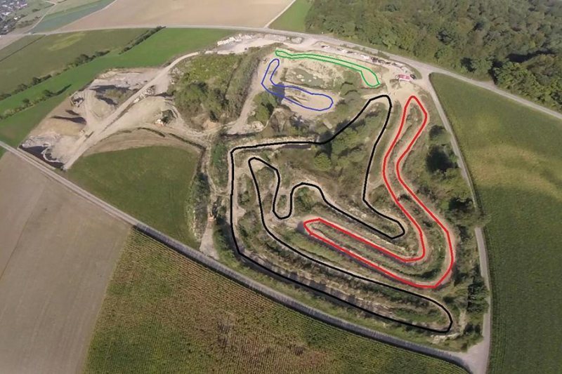 NASAK Sportanlage aus der Luft: vier Motocross Strecken der MX-Academy