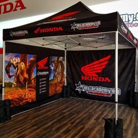 Motocross Zelt als Motocross Zubehör – Motoshop der MX-Academy Schweiz