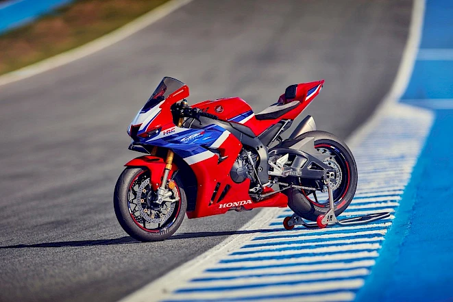 A unbeschränkt Motorrad Honda CBR1000RR-R Fireblade SP